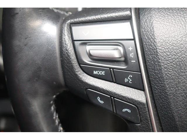 �X�e�A�����O�X�C�b�`�𑕔��B�@�I�[�f�B�I�Ȃǂ̑��삪�茳�ŏo����̂ň��S�ŕ֗��ł��B