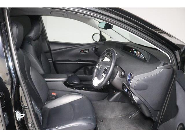 プリウス Ａツーリングセレクション　フルセグ　メモリーナビ　ＤＶＤ再生　バックカメラ　衝突被害軽減システム　ＥＴＣ　ＬＥＤヘッドランプ　ワンオーナー　記録簿（9枚目）