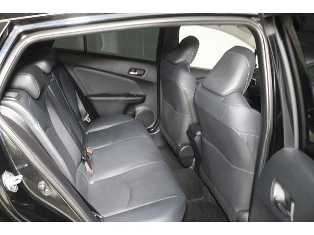 プリウス Ａツーリングセレクション　フルセグ　メモリーナビ　ＤＶＤ再生　バックカメラ　衝突被害軽減システム　ＥＴＣ　ＬＥＤヘッドランプ　ワンオーナー　記録簿（11枚目）