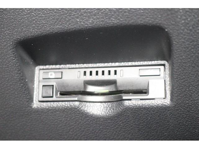 プリウス Ａツーリングセレクション　フルセグ　メモリーナビ　ＤＶＤ再生　バックカメラ　衝突被害軽減システム　ＥＴＣ　ＬＥＤヘッドランプ　ワンオーナー　記録簿（22枚目）