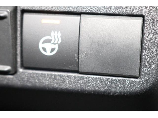 �n���h�����������Ȃ���K�ȁw�X�e�A�����O�q�[�^�[�x�𑕔����Ă��܂��B