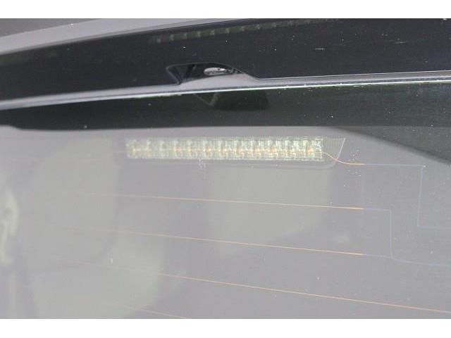 �ڐ��̍����ɋ߂��X�g�b�v�����v���A�㑱�ԂɃu���[�L�𓥂񂾂��Ƃ�m�点��̂ň��S�����t�o���܂��B