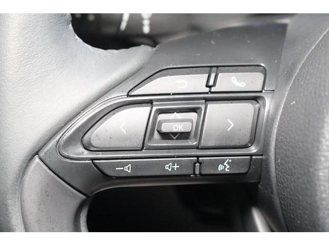 �X�e�A�����O�X�C�b�`�𑕔��B�@�I�[�f�B�I�Ȃǂ̑��삪�茳�ŏo����̂ň��S�ŕ֗��ł��B