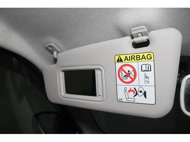 �T���o�C�U�[�́Aῂ������������Ղ�ق��ɂ��A���̃~���[�Őg�����Ȃ݂𐮂��邱�Ƃ��ł��܂��B