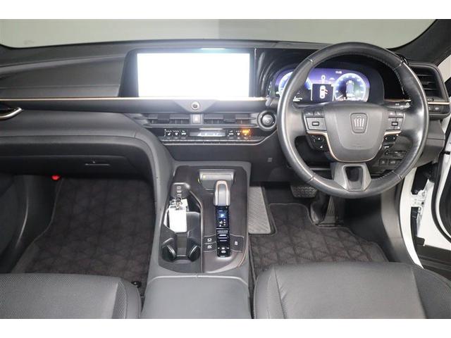 ���F���̗ǂ��C���p�l����B�X�C�b�`�Ȃǂ̑�������₷���z�u�ɂȂ��Ă���܂��B