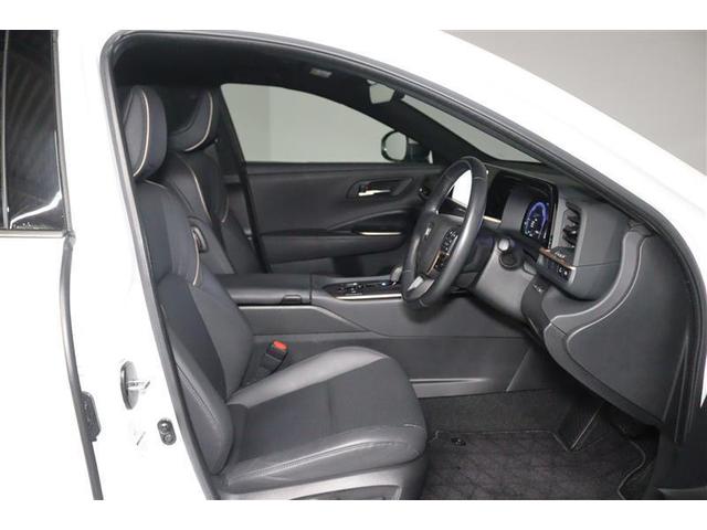 �������u�Ԃ����ݍ��܂��\�t�@�[�̂悤�ȁA����������V�[�g�B�i�V�[�g�͈ꕔ����Ȃǎg�p�̏ꍇ������܂��j