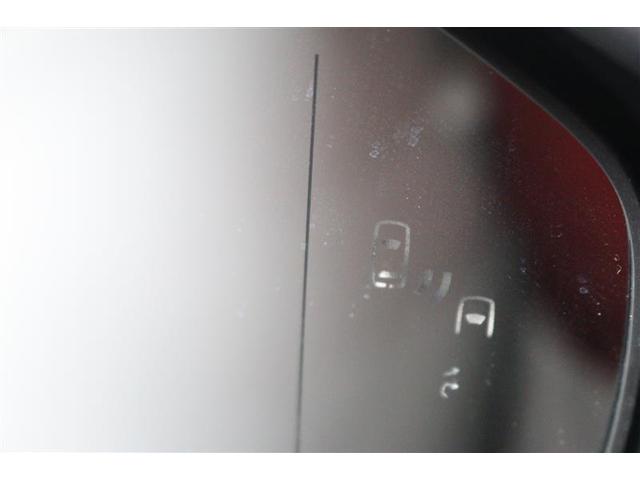 �a�r�l�i�u���C���h�X�|�b�g���j�^�[�j�𑕔��I�@�ׂ̎Ԑ��𑖂�ԗ������p�G���A�ɓ���ƁA�h�A�~���[�̃C���W�P�[�^�[�������Ă��m�点�B