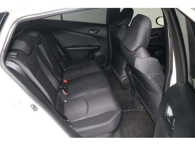 プリウス Ｓセーフティプラス　フルセグ　メモリーナビ　ＤＶＤ再生　ミュージックプレイヤー接続可　バックカメラ　衝突被害軽減システム　ＥＴＣ　ドラレコ　ＬＥＤヘッドランプ　記録簿（10枚目）