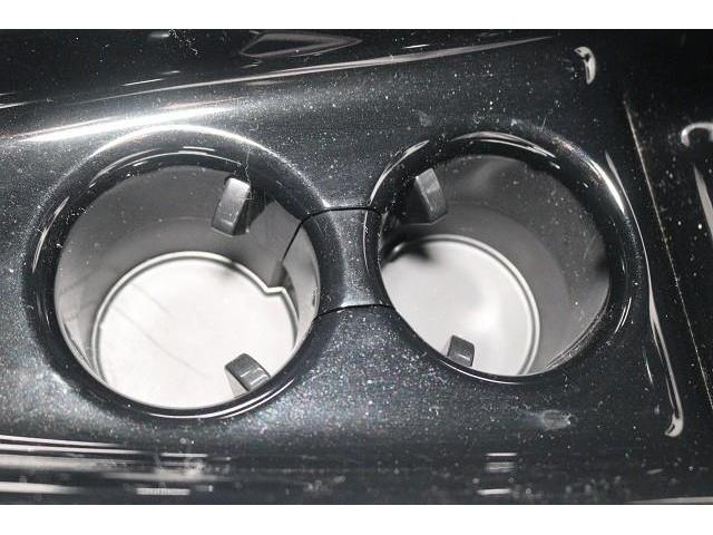 プリウス Ｓセーフティプラス　フルセグ　メモリーナビ　ＤＶＤ再生　ミュージックプレイヤー接続可　バックカメラ　衝突被害軽減システム　ＥＴＣ　ドラレコ　ＬＥＤヘッドランプ　記録簿（24枚目）