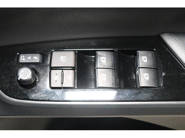 プリウス Ｓセーフティプラス　フルセグ　メモリーナビ　ＤＶＤ再生　ミュージックプレイヤー接続可　バックカメラ　衝突被害軽減システム　ＥＴＣ　ドラレコ　ＬＥＤヘッドランプ　記録簿（29枚目）