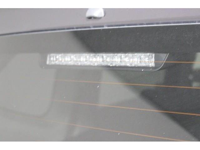 �ڐ��̍����ɋ߂��X�g�b�v�����v���A�㑱�ԂɃu���[�L�𓥂񂾂��Ƃ�m�点��̂ň��S�����t�o���܂��B