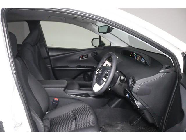 プリウス Ｓセーフティプラス　フルセグ　メモリーナビ　ＤＶＤ再生　バックカメラ　衝突被害軽減システム　ＥＴＣ　ドラレコ　ＬＥＤヘッドランプ　ワンオーナー　記録簿（9枚目）