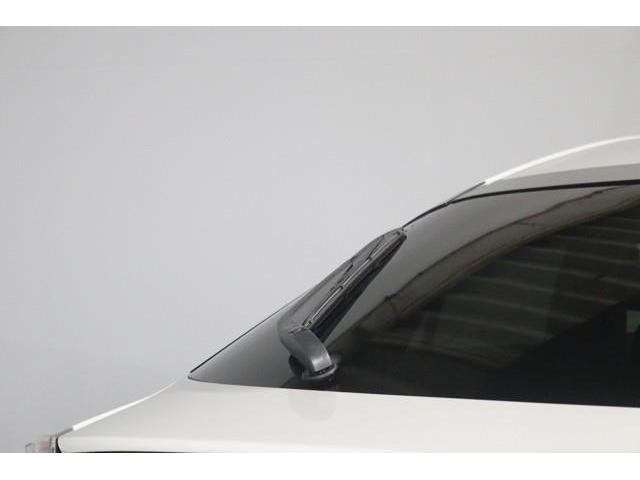 プリウス Ｓセーフティプラス　フルセグ　メモリーナビ　ＤＶＤ再生　バックカメラ　衝突被害軽減システム　ＥＴＣ　ドラレコ　ＬＥＤヘッドランプ　ワンオーナー　記録簿（12枚目）