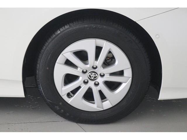 プリウス Ｓセーフティプラス　フルセグ　メモリーナビ　ＤＶＤ再生　バックカメラ　衝突被害軽減システム　ＥＴＣ　ドラレコ　ＬＥＤヘッドランプ　ワンオーナー　記録簿（18枚目）