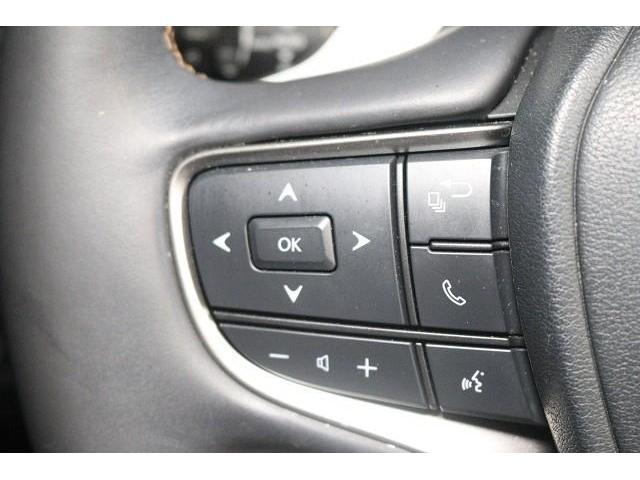 �X�e�A�����O�X�C�b�`�𑕔��B�@�I�[�f�B�I�Ȃǂ̑��삪�茳�ŏo����̂ň��S�ŕ֗��ł��B