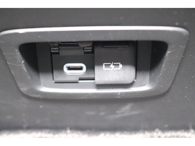 �X�}�[�g�t�H���Ȃǂ̏[�d�ɕ֗��Ȃt�r�a�|�[�g�𑕔��B