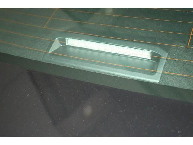 �ڐ��̍����ɋ߂��X�g�b�v�����v���A�㑱�ԂɃu���[�L�𓥂񂾂��Ƃ�m�点��̂ň��S�����t�o���܂��B