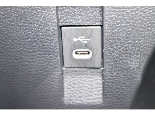 �t�r�a�[�q�𑕔��@���y�̍Đ��Ȃǂ��\�ł��B�i�ڑ��@��y�уf�[�^���ɂ���Ă͑Ή��ł��Ȃ��ꍇ������܂��j