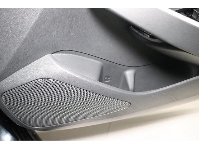 �h�A�|�P�b�g���ɂ��h�����N�z���_�[�𑕔����Ă��܂��B