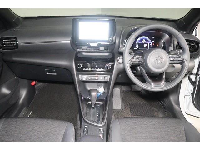 ���F���̗ǂ��C���p�l����B�X�C�b�`�Ȃǂ̑�������₷���z�u�ɂȂ��Ă���܂��B