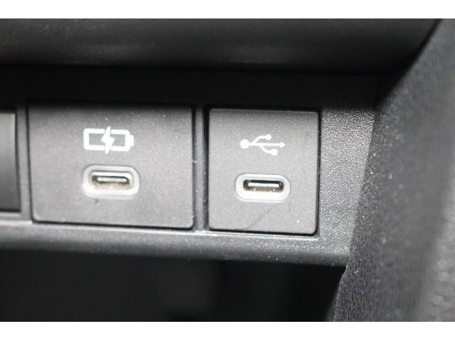 �t�r�a�[�q�𑕔��@���y�̍Đ��Ȃǂ��\�ł��B�i�ڑ��@��y�уf�[�^���ɂ���Ă͑Ή��ł��Ȃ��ꍇ������܂��j