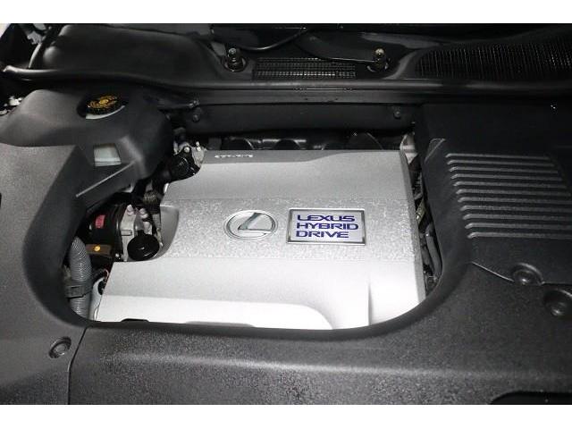 �G���W�����[���̓N���[�j���O�����{���Ă���܂��B