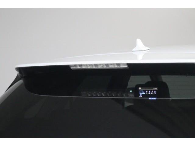 �ڐ��̍����ɋ߂��X�g�b�v�����v���A�㑱�ԂɃu���[�L�𓥂񂾂��Ƃ�m�点��̂ň��S�����t�o���܂��B