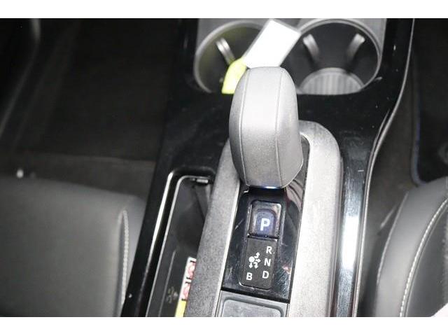 プリウス Ｚ　フルセグ　ミュージックプレイヤー接続可　バックカメラ　衝突被害軽減システム　ＥＴＣ　ドラレコ　ＬＥＤヘッドランプ　記録簿（26枚目）