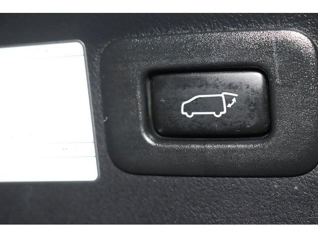 ���̃{�^���������ƁA�g�����N�i�o�b�N�h�A�j��d���ŊJ�ł��܂��B