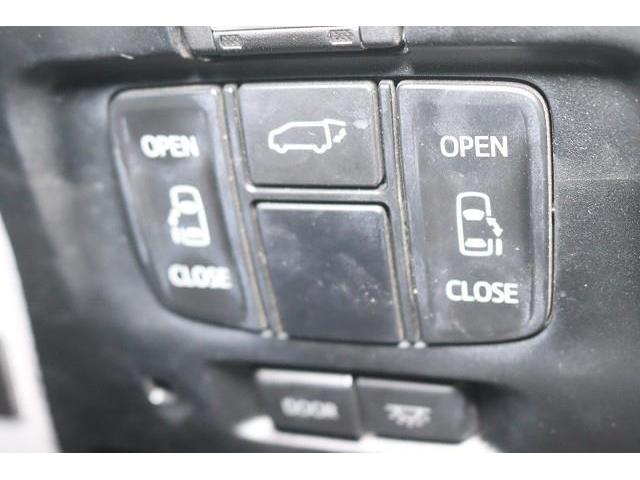 �w�d���X���C�h�h�A�x�́A�⓹�⋷�����Ȃǂł��ȒP�ɊJ�ł��ĕ֗��I�@�^�]�Ȃ�����X�C�b�`�ŊJ���삪���񂽂�ɏo����̂ň��S�ł��B