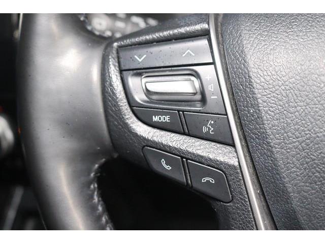 �X�e�A�����O�X�C�b�`�𑕔��B�@�I�[�f�B�I�Ȃǂ̑��삪�茳�ŏo����̂ň��S�ŕ֗��ł��B