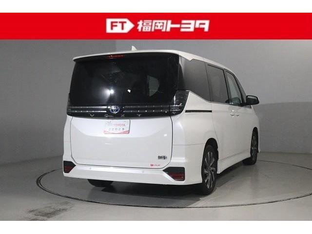 ヴォクシー ハイブリッドＳ－Ｚ　フルセグ　メモリーナビ　ＤＶＤ再生　ミュージックプレイヤー接続可　後席モニター　バックカメラ　衝突被害軽減システム　ＥＴＣ　両側電動スライド　ＬＥＤヘッドランプ　乗車定員７人　３列シート　ワンオーナー（7枚目）