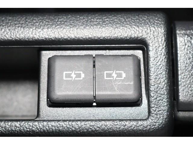 ヴォクシー ハイブリッドＳ－Ｚ　フルセグ　メモリーナビ　ＤＶＤ再生　ミュージックプレイヤー接続可　後席モニター　バックカメラ　衝突被害軽減システム　ＥＴＣ　両側電動スライド　ＬＥＤヘッドランプ　乗車定員７人　３列シート　ワンオーナー（15枚目）