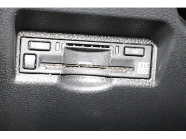 ヴォクシー ハイブリッドＳ－Ｚ　フルセグ　メモリーナビ　ＤＶＤ再生　ミュージックプレイヤー接続可　後席モニター　バックカメラ　衝突被害軽減システム　ＥＴＣ　両側電動スライド　ＬＥＤヘッドランプ　乗車定員７人　３列シート　ワンオーナー（29枚目）