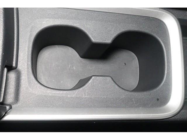 ヴォクシー ハイブリッドＳ－Ｚ　フルセグ　メモリーナビ　ＤＶＤ再生　ミュージックプレイヤー接続可　後席モニター　バックカメラ　衝突被害軽減システム　ＥＴＣ　両側電動スライド　ＬＥＤヘッドランプ　乗車定員７人　３列シート　ワンオーナー（32枚目）