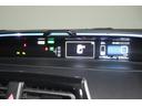 センターメーター。 走行時に前方から視線を外す時間が短く済むので安全運転にも役立ちます。