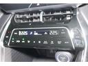 使いやすいレイアウトのエアコンスイッチです。操作もしやすく、車内の温度を快適にします。