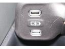 スマートフォンなどの充電に便利なUSBポートを装備。