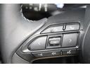 ステアリングスイッチを装備。 オーディオなどの操作が手元で出来るので安全で便利です。