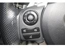 ステアリングスイッチを装備。　オーディオなどの操作が手元で出来るので安全で便利です。