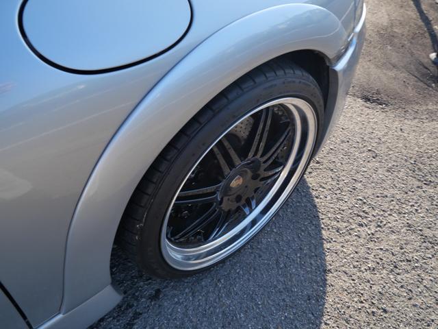 ９１１ ９１１カレラ　ワイドボディキット　車高調　ナビ　フルセグ　キーレスエントリー　本革パワーシート　ＥＴＣ　ドライブレコーダー　社外１９インチアルミホイール　リアスポイラー（10枚目）