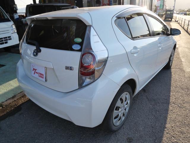 アクア S スマートキー プッシュスタート ナビ バックモニター フルセグ ETC シートヒーター 記録簿 パワーステアリング パワーウィンドウ(7枚目)