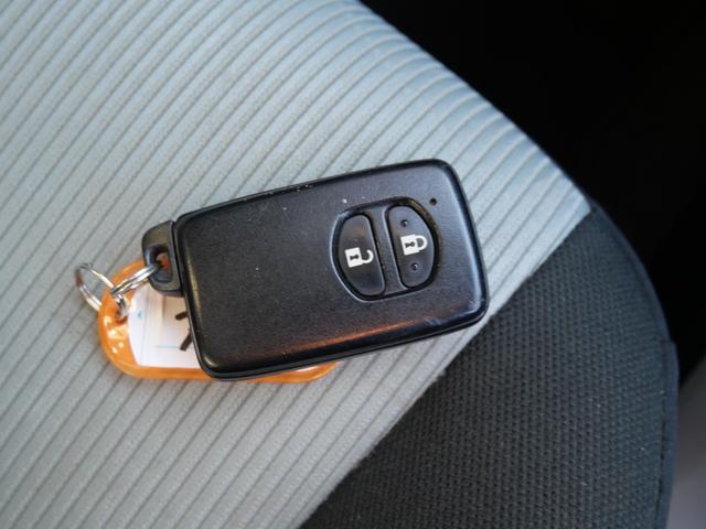 アクア S スマートキー プッシュスタート ナビ バックモニター フルセグ ETC シートヒーター 記録簿 パワーステアリング パワーウィンドウ(32枚目)