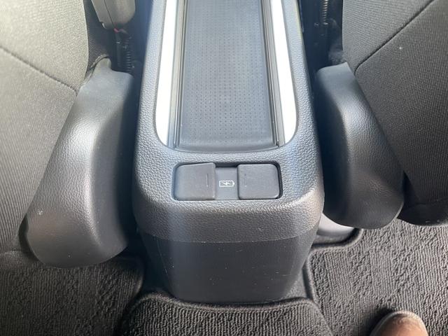 フィット ｅ：ＨＥＶクロスター　純正ナビ・フルセグ・ＥＴＣ・ＬＥＤ・バックカメラ・ＳＥＮＳＩＮＧ（14枚目）