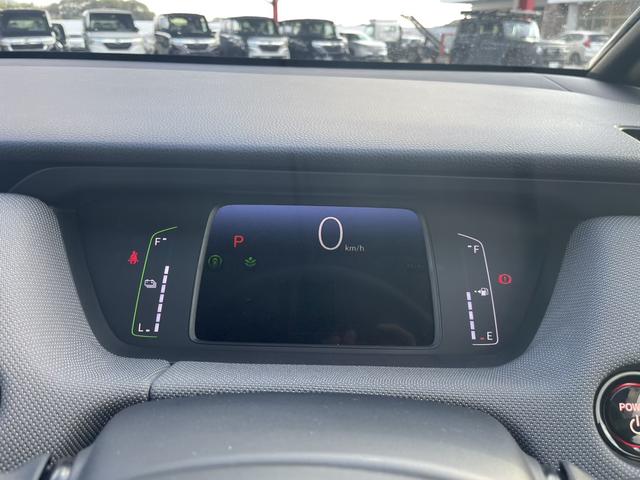 フィット ｅ：ＨＥＶクロスター　純正ナビ・フルセグ・ＥＴＣ・ＬＥＤ・バックカメラ・ＳＥＮＳＩＮＧ（20枚目）