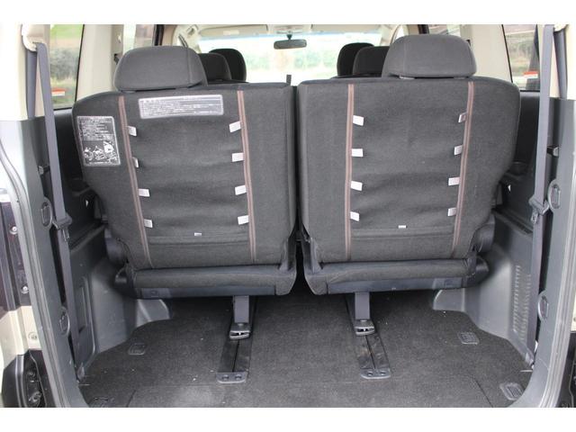 デリカＤ：５ Ｃ２　Ｇ　★新品バスターズ★新品社外アルミホイール・グッドリッチタイヤ★下廻りブラックペイント★新品バンパーガード★ツートンカラー★ゴールド・ブラック★ナビ★ＴＶ★ＣＤ・ＤＶＤ再生★バックカメラ（29枚目）