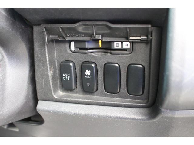 デリカＤ：５ Ｃ２　Ｇ　★新品バスターズ★新品社外アルミホイール・グッドリッチタイヤ★下廻りブラックペイント★新品バンパーガード★ツートンカラー★ゴールド・ブラック★ナビ★ＴＶ★ＣＤ・ＤＶＤ再生★バックカメラ（32枚目）