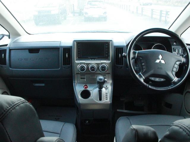 デリカＤ：５ Ｃ２　Ｇ　ナビパッケージ　★プロテクター★新品タイヤ・ホイール★フロントグリルマットブラック★新品シートカバー★電動スライドドア★フリップダウン★ＭＴモード付★パドルシフト★電動格納ミラー★バックカメラ★サイドカメラ★（7枚目）