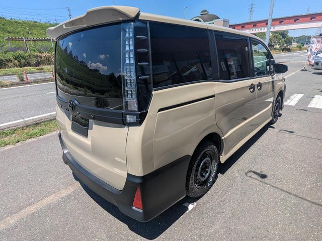 ヴォクシー ＺＳ　★外装リノベーション★アルパインＢＩＧ－Ｘナビ★フリップダウンモニター★新品マッドスタータイヤ★パワスラ★キーレス★ＵＳＢ入力★Ｂｌｕｅｔｏｏｔｈ★ＬＥＤヘッドライト★ウォークスルー★バックカメラ★（8枚目）