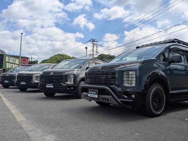デリカＤ：５ ロイヤルエクシード　★新型シャモニーホイール★後席モニター★両側パワスラ★電動リアゲート★オートステップ★シートヒーター★メモリーナビ★フルセグ★ＢＴ★全方位カメラ★クルコン★ブラックバンパー・グリル★シートカバー★（2枚目）